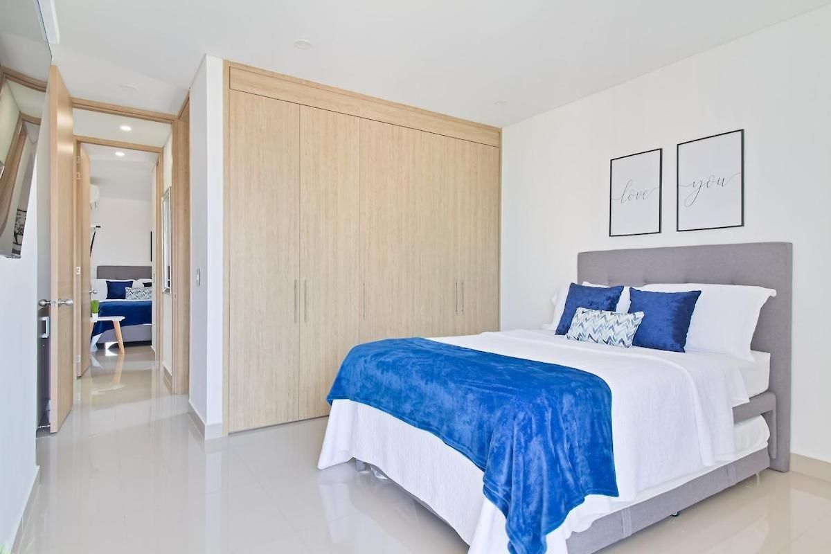 Fully Furnished Apartment, Floor 33, With Sea View *